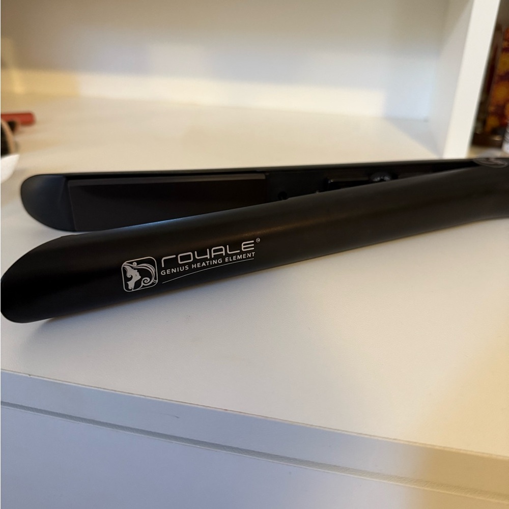 Royale Black Hair Straightener